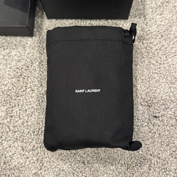 YSL Cassandra Key Case in Gray Grain de Poudre Leather NWB - Picture 6 of 13